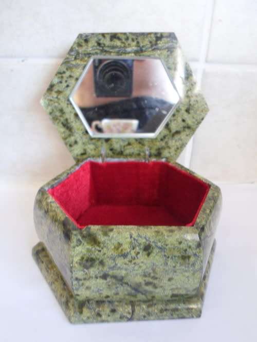 very Rare Valuable AMAZING!! VINTAGE TRANSVAAL JADE JEWELLERY BOX WITH MIRROR INSIDE 662,0g