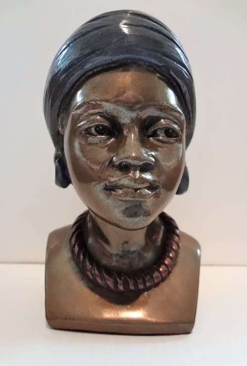 Very Valuable numbered  Sculpture CASPER DARARE (SA 1952 - 2001)   `NGWANYANA`   SOTHO GIRL