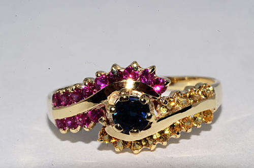 10ct Solid Rare Natural Yellow / Blue saphire and Ruby 0.77ct