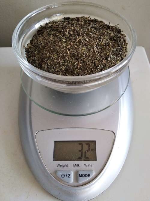 100% Pure, Hydroponically Grown, Dried and Crushed Salvia Divinorum Herb Leaves (32 grams)