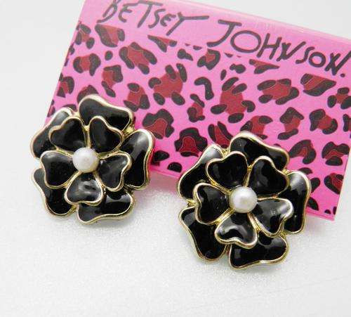 Vintage Golden Enamel White Pearl Camellia Black Flower Ear Studs Earrings