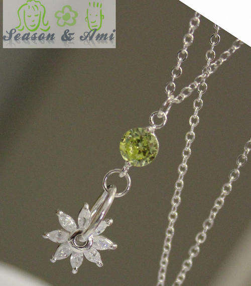Elegant GREEN Rhinestones Flower Necklace