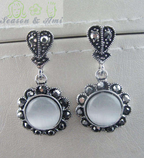 fashion rehinestone in grey earrrings