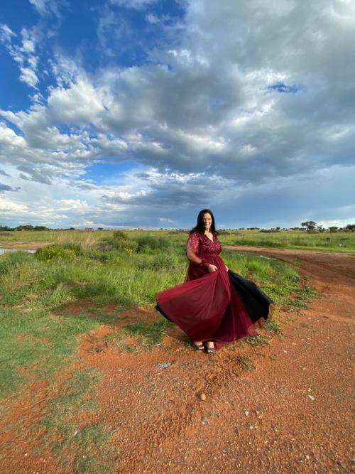 Sequins and mesh evening dress. size 38