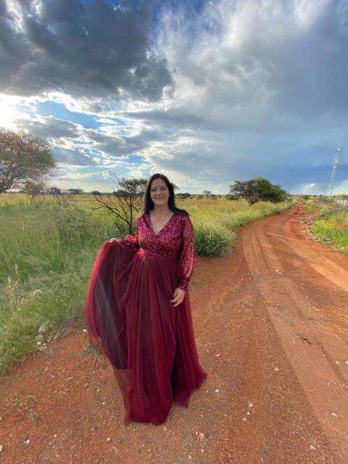 Sequins and mesh evening dress. size 38