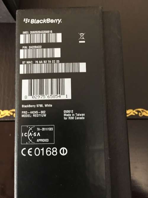 Blackberry X 2 and HTC - 3 phones - come and get them R1 and NO RESERVE!