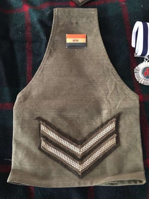 Kilt, medals, rank, insignia - R1 and NO RESERVE!