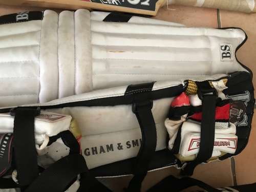 Full set of Cricket apparel - suit teenager