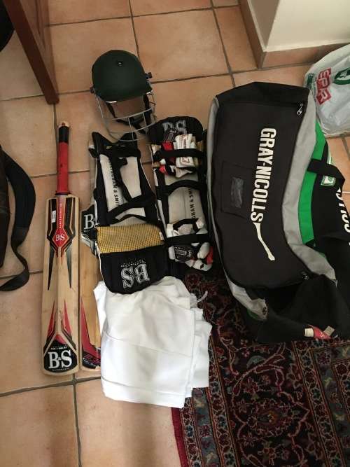 Full set of Cricket apparel - suit teenager