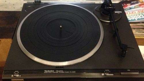 Technics SL-Q200 Direct Drive Automatic Turntable