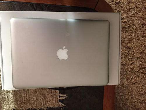 Apple MacBook Pro 13-inch LED-backlit Widescreen notebook