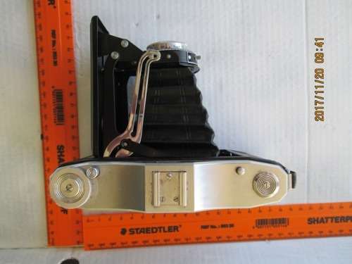 CAMERA VINTAGE- ZEISS IKON NETTAR 516/2 WITH LENS.