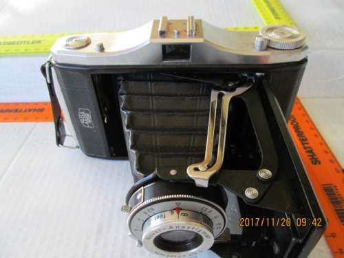 CAMERA VINTAGE- ZEISS IKON NETTAR 516/2 WITH LENS.