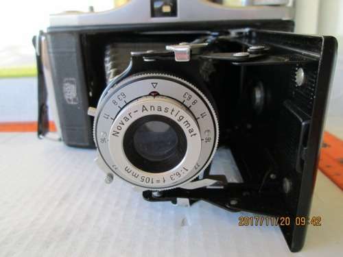 CAMERA VINTAGE- ZEISS IKON NETTAR 516/2 WITH LENS.