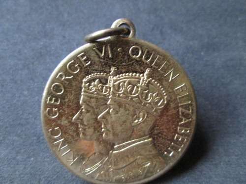 KING GEORGE VI QUEEN ELIZABETH GOLD MEDAL - 1937