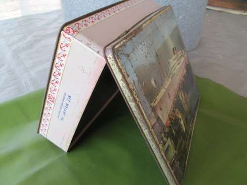 OLD COLLECTORS VINTAGE TIN
