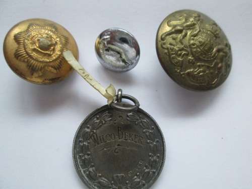 MEDAL SHOOTING AND 3X BUTTONS