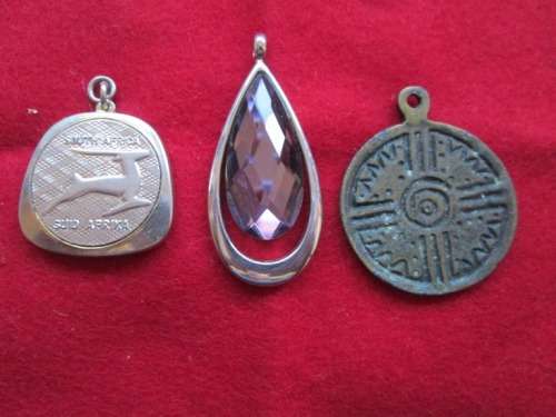 VINTAGE PENDANTS - JOBLOT X 3