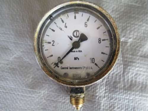 PRESSURE METER- MPa CONTROL INSTRUMENTS-VINTAGE