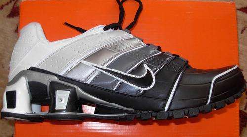 NIKE SHOX
