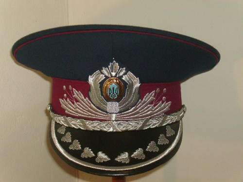 Ukranian Police CO's visor cap (post independence) size 60