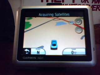 Garmin Nuvi 1200 + cradle + charger (Shipping R50)