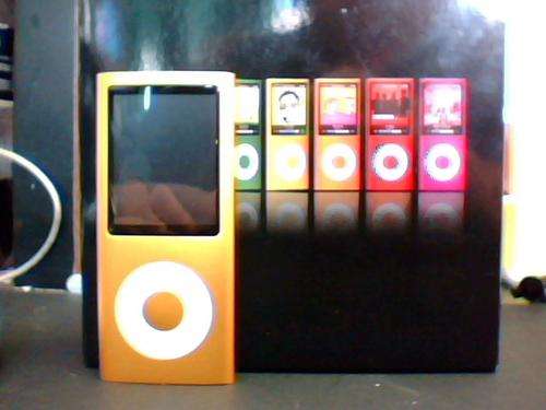 4GIG MP4 Player & camera & radio (Shipping R25)