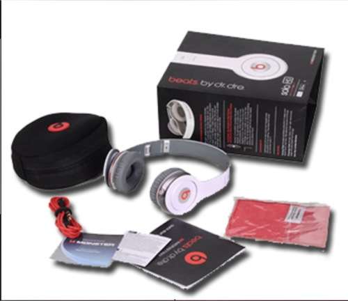 Beats by Dr Dre Solo HD -White (Will throw in Port Jack worth R150 for free to be used on flights)
