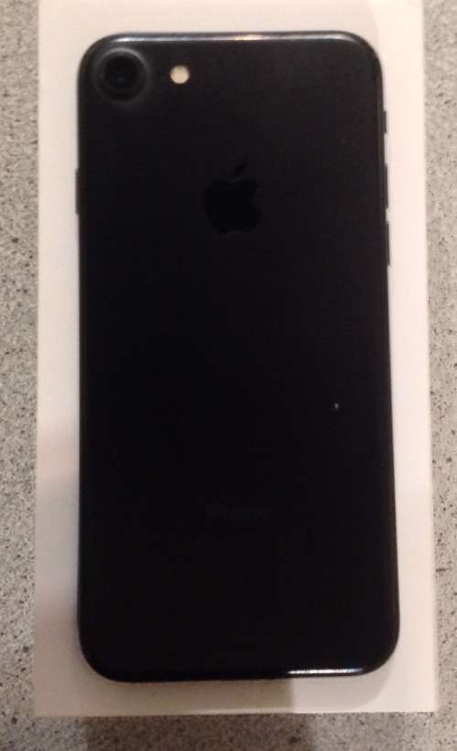 I phone 7 - excellent condition - Not Refurbished- Original