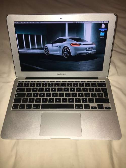 Macbook Air 11" (Includes Accessories)