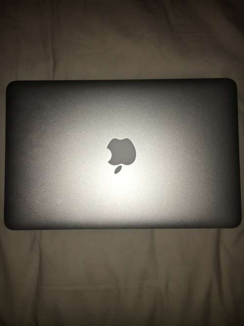 Macbook Air 11" (Includes Accessories)