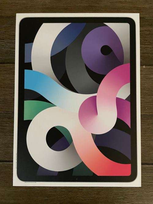 iPad Air 4th Generation 64GB Wifi Silver (Mint Condition!)