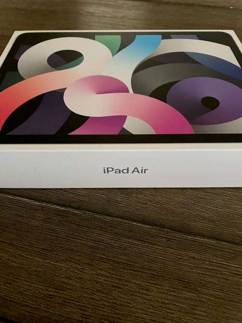 iPad Air 4th Generation 64GB Wifi Silver (Mint Condition!)