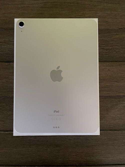 iPad Air 4th Generation 64GB Wifi Silver (Mint Condition!)
