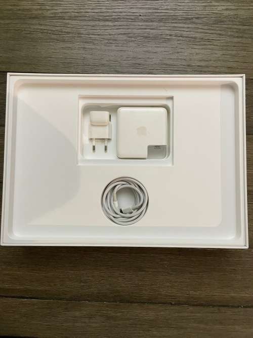 Apple MacBook Pro (13-inch, 2018) Space Gray