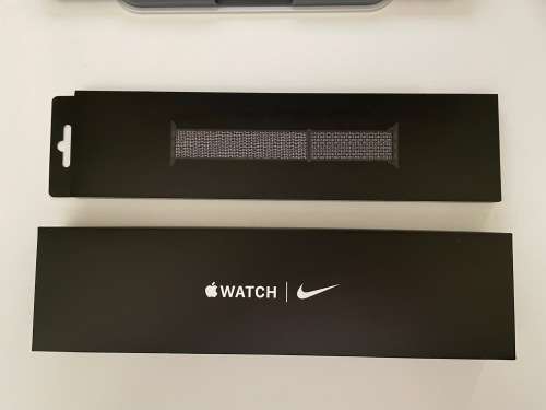 Apple Watch Nike SE (GPS, 40mm, Silver Aluminum, Pure Platinum/Black Nike Sport Band, 2021)