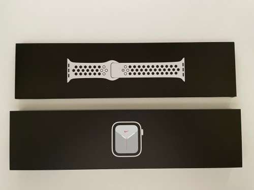 Apple Watch Nike SE (GPS, 40mm, Silver Aluminum, Pure Platinum/Black Nike Sport Band, 2021)