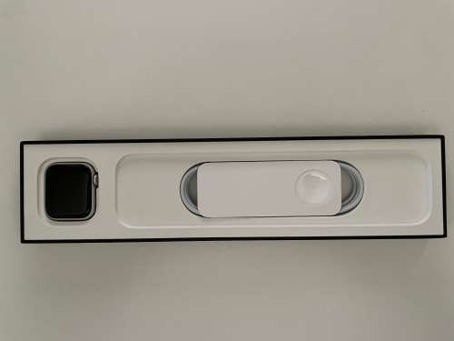 Apple Watch Nike SE (GPS, 40mm, Silver Aluminum, Pure Platinum/Black Nike Sport Band, 2021)