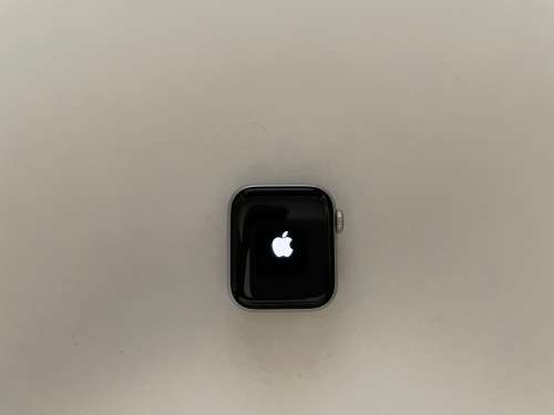 Apple Watch Nike SE (GPS, 40mm, Silver Aluminum, Pure Platinum/Black Nike Sport Band, 2021)