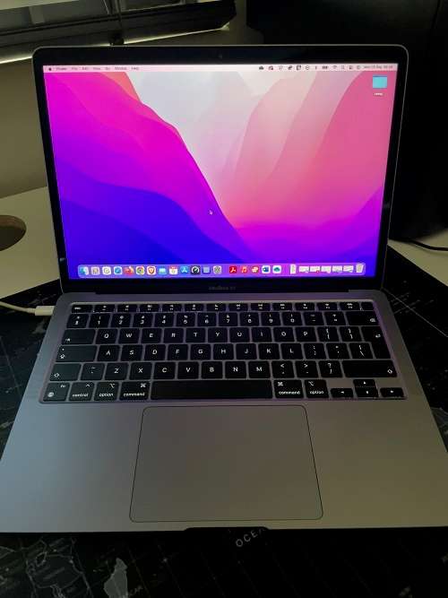 Apple MacBook Air 13-Inch With M1 Processor 7 Core GPU 256GB Space Grey - Mint Condition!