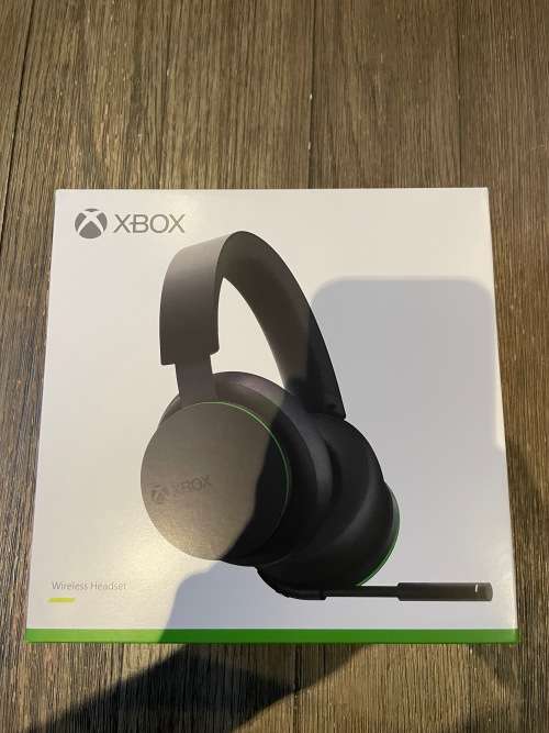Xbox Series X Console - Mint Condition! (Includes Microsoft XBOX Series Wireless Headset)