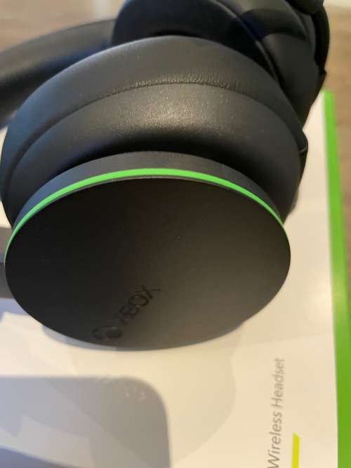 Xbox Series X Console - Mint Condition! (Includes Microsoft XBOX Series Wireless Headset)