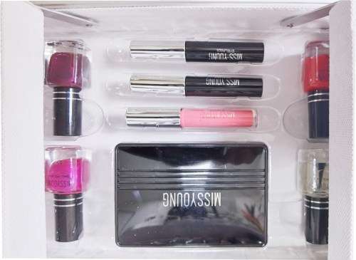 Magic Color Make-Up Kit and Stylish Aluminium Carry Case