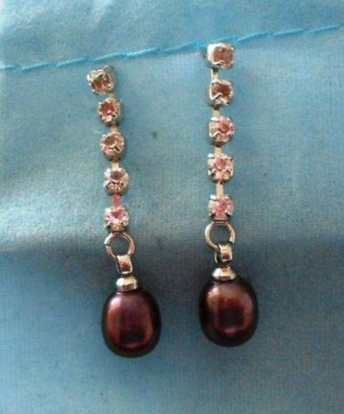 Pearl drop earrings