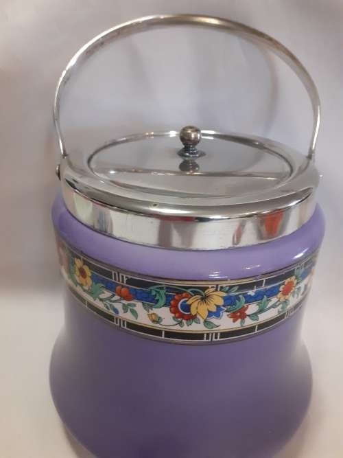 Stunning BISCUIT BARREL  in excellent condition
