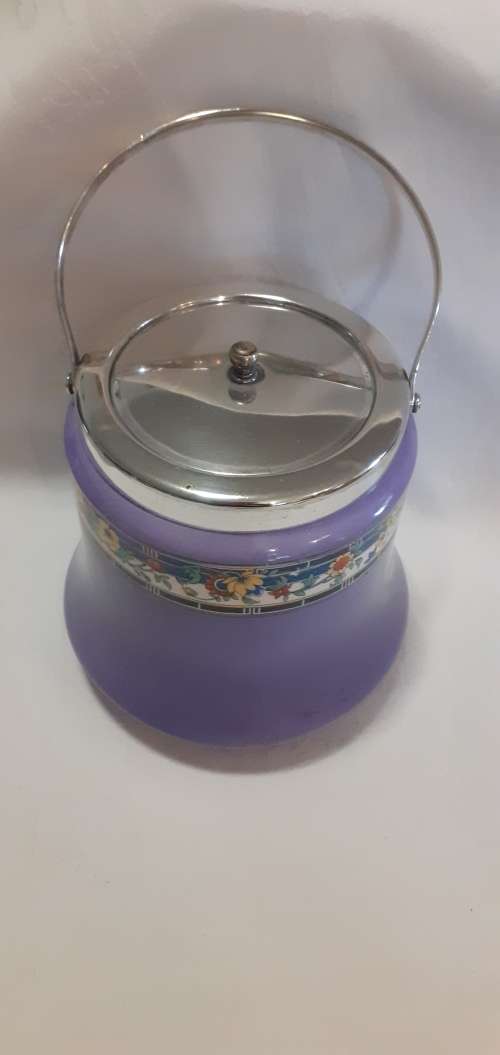 Stunning BISCUIT BARREL  in excellent condition