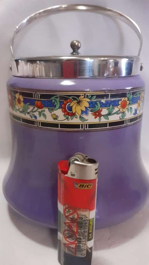 Stunning BISCUIT BARREL  in excellent condition