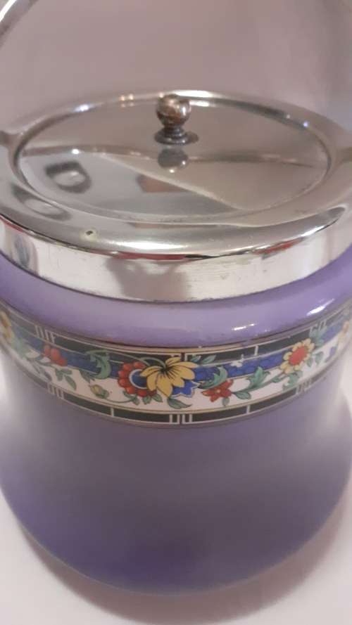 Stunning BISCUIT BARREL  in excellent condition