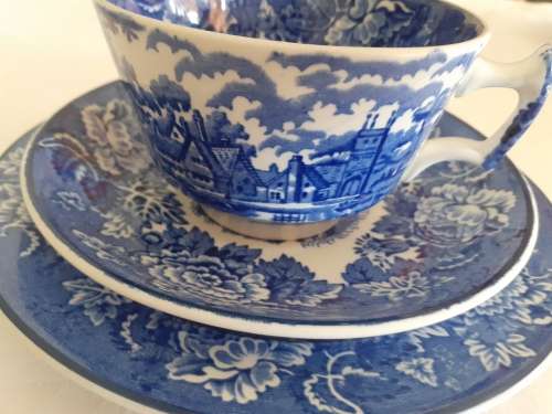 ALL TIME FAVOURITE WOODS WARE ENGLISH SCENERY TEA TRIO (no 2)