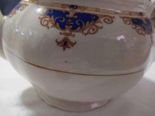 BEAUTIFUL GRINDLEY CREAMPETAL TEAPOT